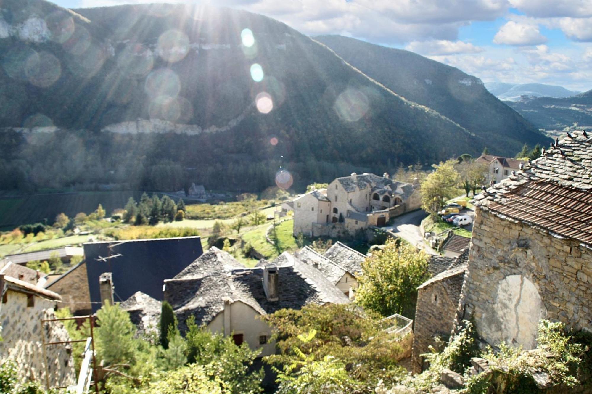 Maison Charmante Avec Vue Sur La Montagne, Mostuéjouls Exteriör bild