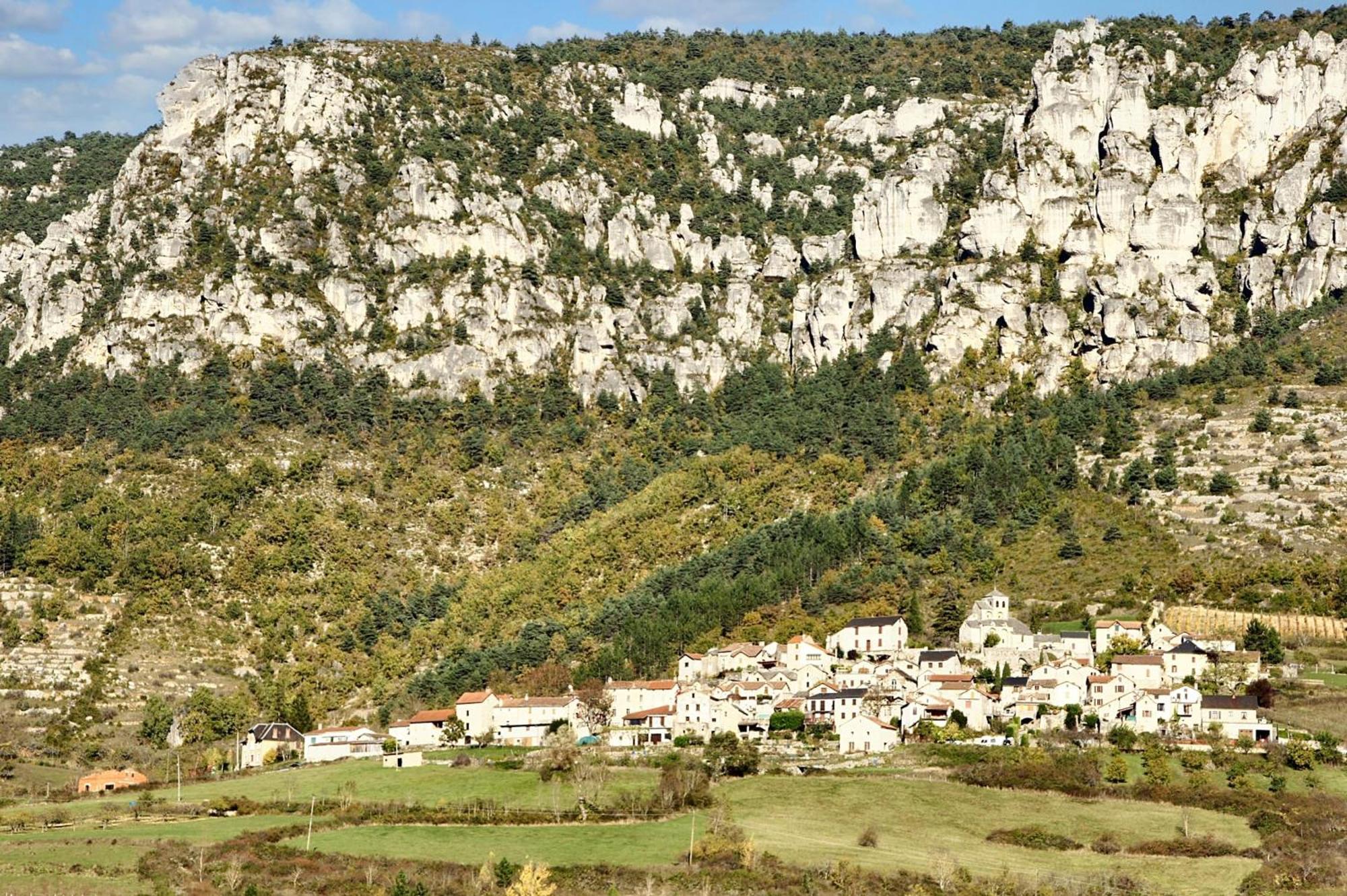 Maison Charmante Avec Vue Sur La Montagne, Mostuéjouls Exteriör bild